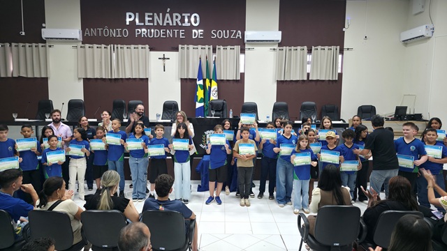 Olimpíadas de Matemática da UNEMAT celebram o talento dos estudantes de Paranaíta em cerimônia marcante